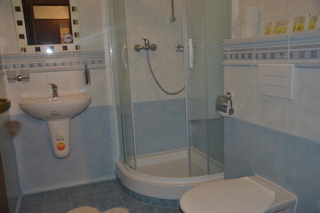 Aparthotel Star Lux Гостивице Номер фото